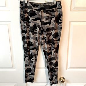 New Directions studio camo yummy leggings